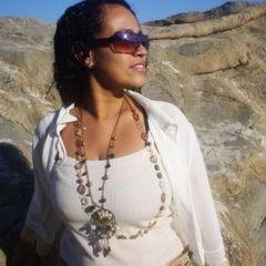 Cantora Monica Belleza