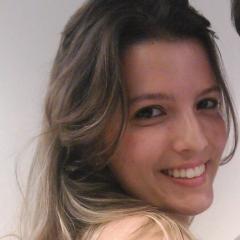 Mayra Caldeira